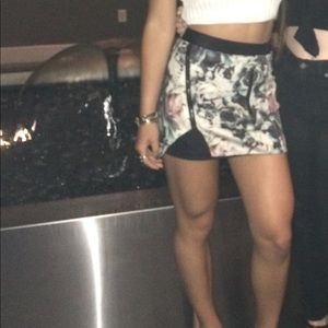 LF zip up multi colored skirt